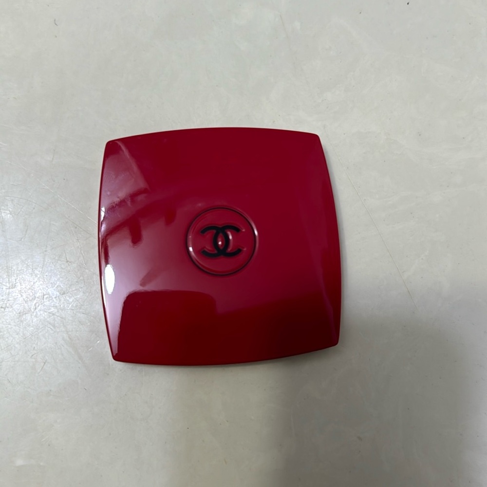 RARE sold out hot fuschia pink Chanel compact mirror